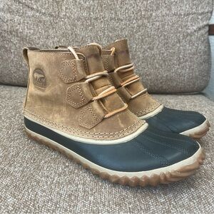 Sorel Out 'N About Leather waterproof ankle boot